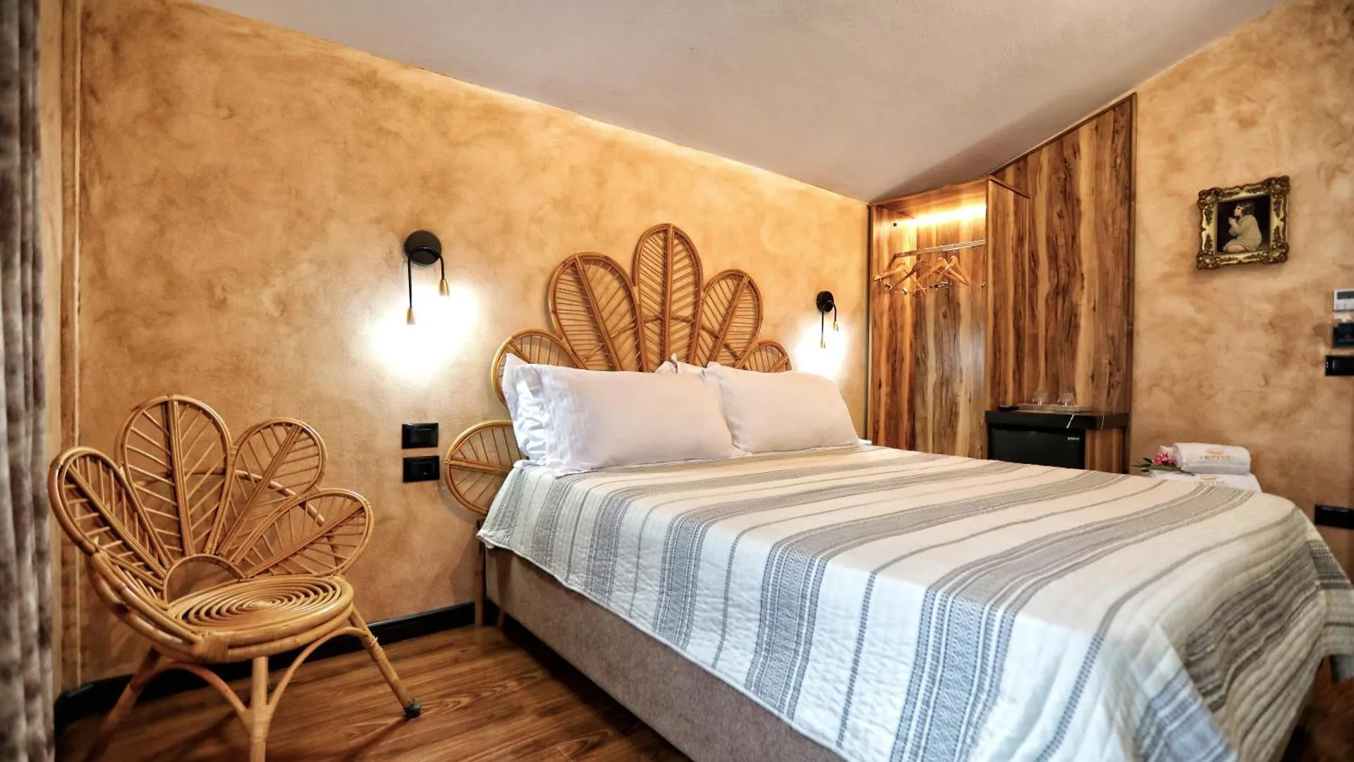 ***  Hotel Labiatan Zogaj  Албания